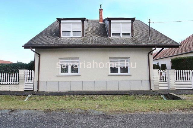 Eladó családi ház, Lukácsházán 93.9 M Ft, 5 szobás