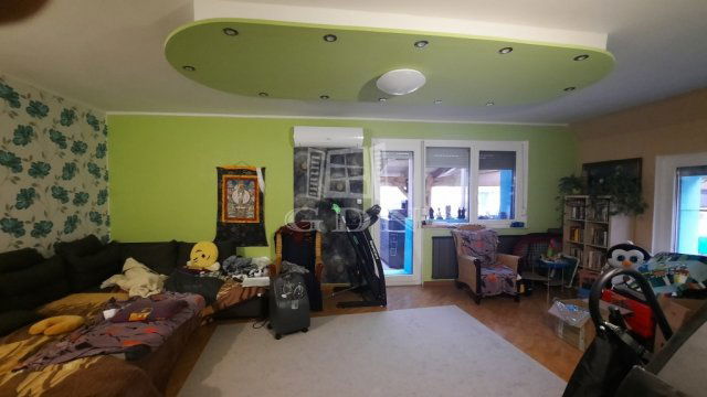 Eladó családi ház, Kecskeméten 127 M Ft, 6+2 szobás