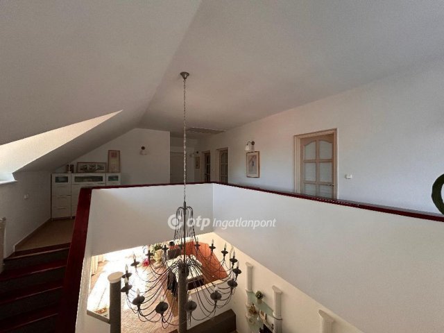 Eladó családi ház, Dunaharasztin 174.9 M Ft, 5 szobás