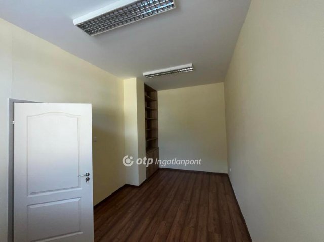 Kiadó iroda, Debrecenben 181 E Ft / hó, 1+1 szobás