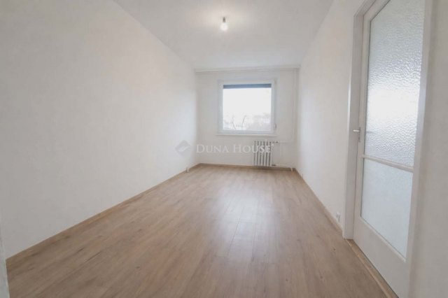 Eladó panellakás, Kecskeméten 47.9 M Ft, 2 szobás