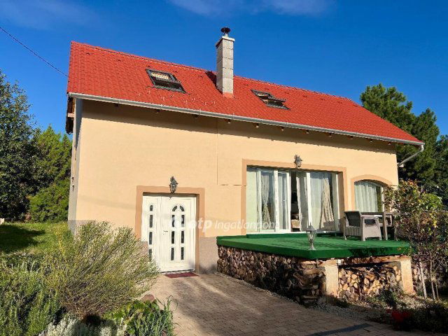 Eladó családi ház, Felsőörsön 119 M Ft, 2+1 szobás