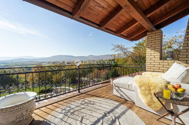 Eladó családi ház, Szentendrén 530 M Ft, 6 szobás