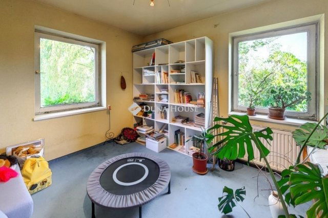 Eladó családi ház, Budapesten, XVI. kerületben 215 M Ft