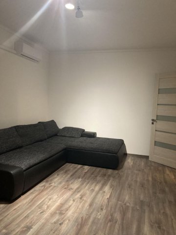 Kiadó panellakás, albérlet, Debrecenben 300 E Ft / hó, 3 szobás