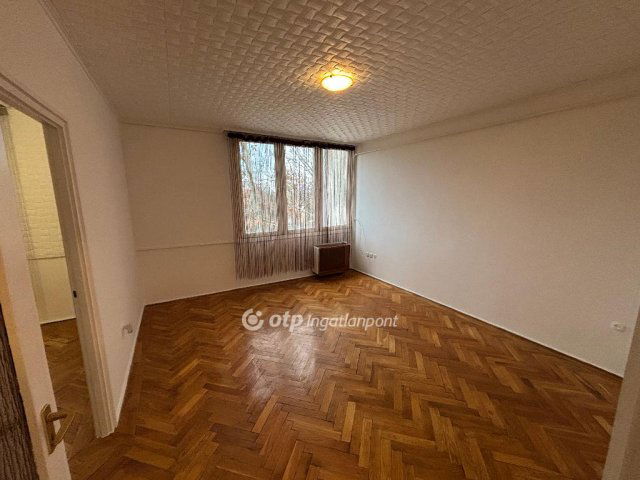 Eladó téglalakás, Békésen 19.5 M Ft, 1+2 szobás