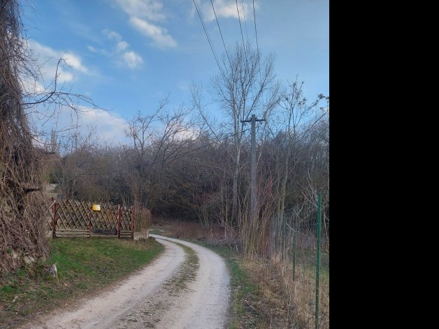 Eladó telek, Esztergomban, Nyaktekercs utcában 3.5 M Ft