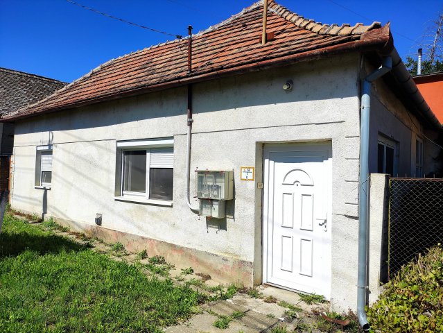 Eladó családi ház, Dunaszekcsőn 10 M Ft, 2 szobás