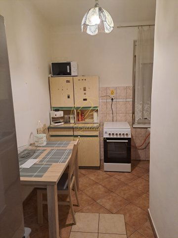 Eladó téglalakás, Komlón 17.9 M Ft, 2 szobás