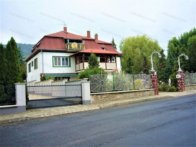 Eladó hotel, Badacsonytomajon 229 M Ft, 8 szobás
