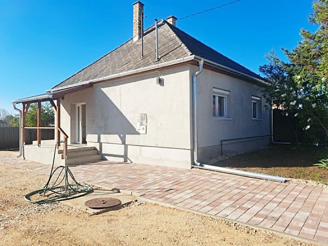 Eladó családi ház, Újfehértón 52 M Ft, 2 szobás