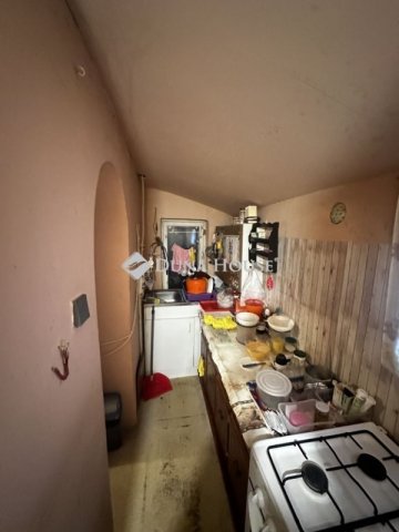 Eladó családi ház, Pécsett 13 M Ft, 3 szobás