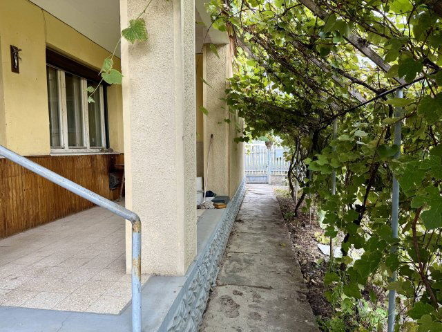 Eladó családi ház, Jászladányon 12.5 M Ft, 3 szobás