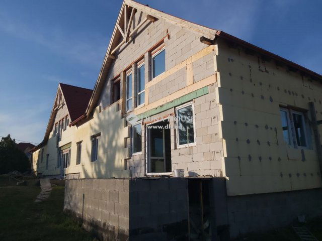Eladó sorház, Veresegyházon 250 M Ft, 1 szobás