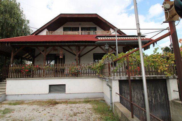 Eladó családi ház, Balatonmáriafürdőn 110 M Ft, 3 szobás