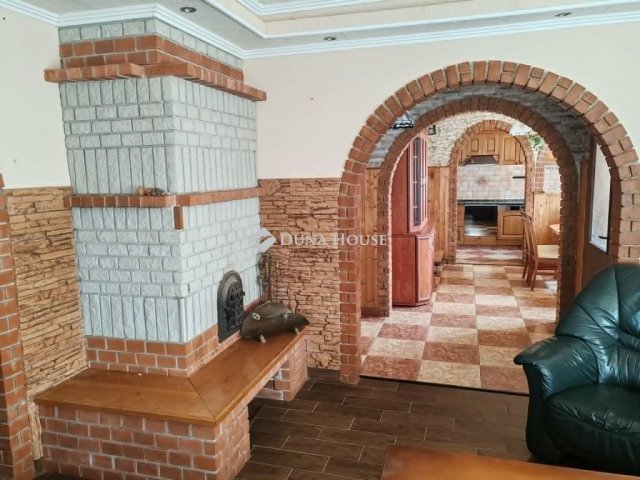 Eladó családi ház, Jobaházán 103 M Ft, 6 szobás