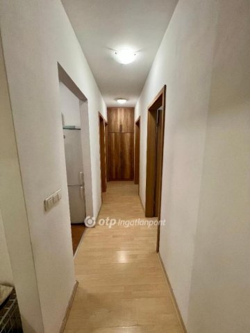 Eladó téglalakás, Budapesten, VIII. kerületben 82 M Ft, 2 szobás