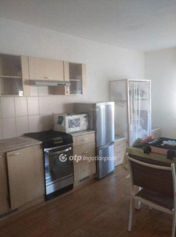 Eladó családi ház, Szentistvánon 38 M Ft, 3 szobás