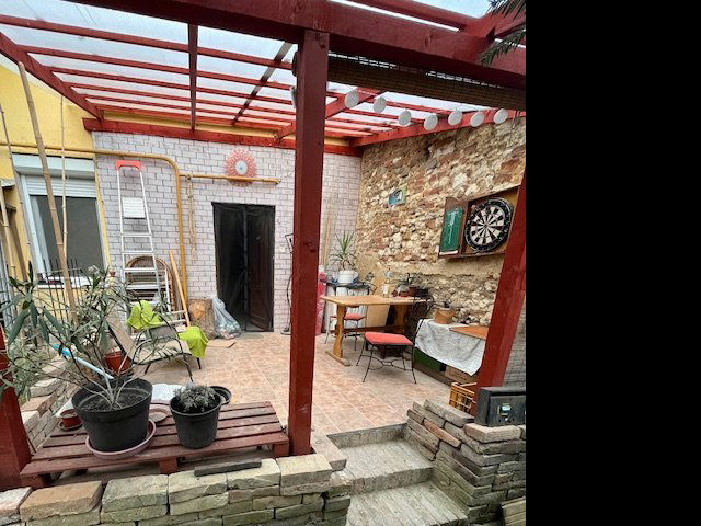 Kiadó téglalakás, albérlet, Pécsett, Perczel Miklós utcában