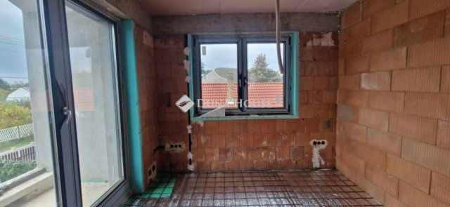 Eladó családi ház, Szegeden 233.88 M Ft, 5 szobás