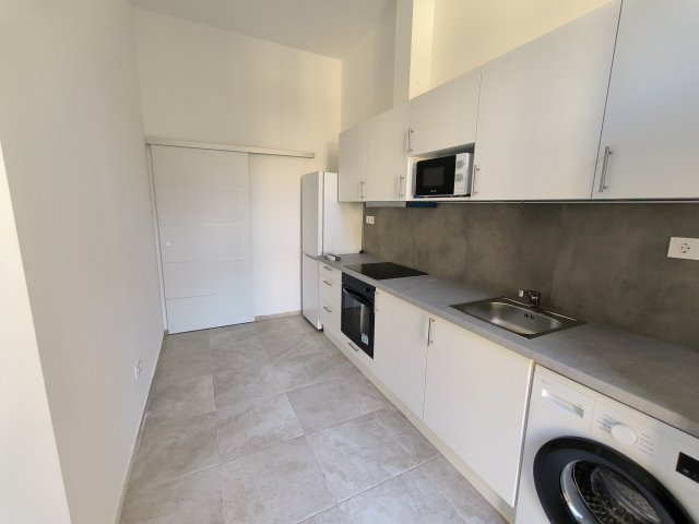 Kiadó téglalakás, albérlet, V. kerületben, Kossuth Lajos utcában