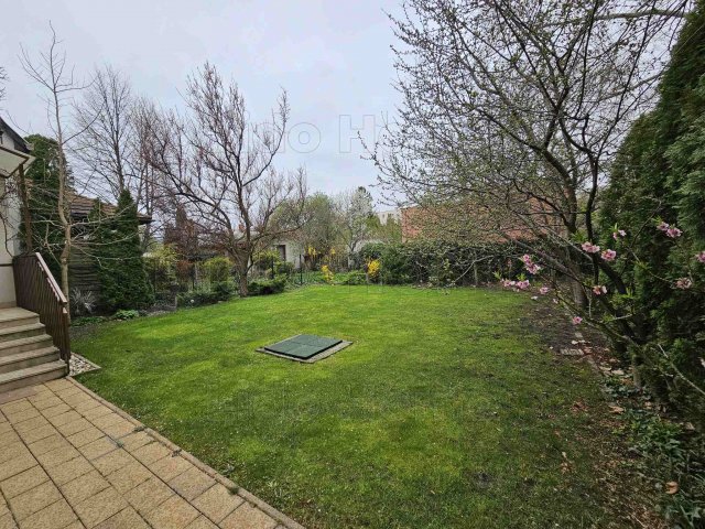 Eladó téglalakás, Győrött 109.9 M Ft, 3 szobás