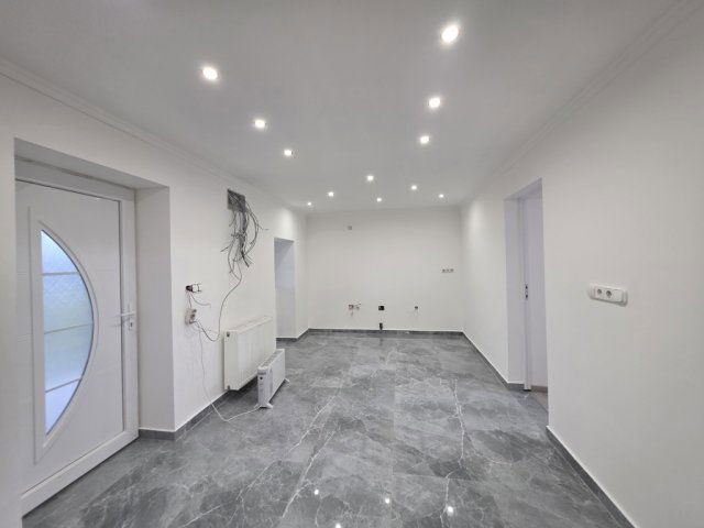 Eladó családi ház, Ercsiben 54 M Ft, 2 szobás