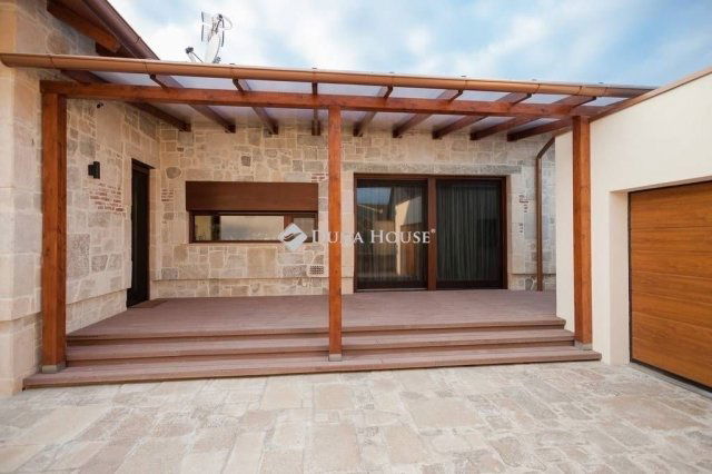 Eladó családi ház, Taksonyon 275 M Ft, 4 szobás