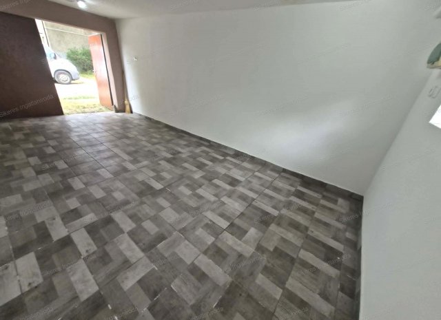 Eladó garázs, Komáromban 8.9 M Ft / költözzbe.hu
