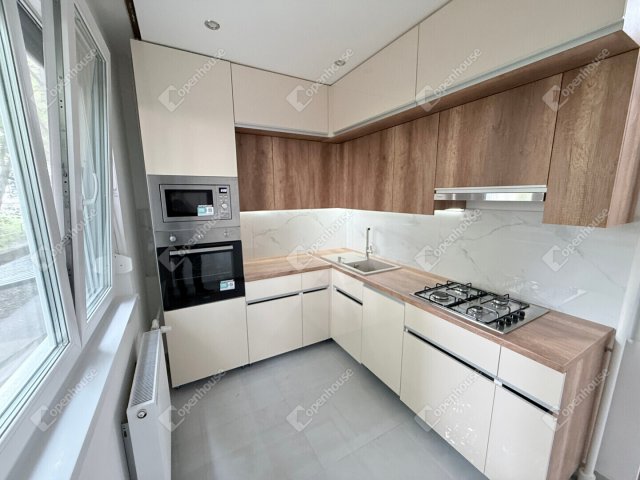 Eladó panellakás, Miskolcon 37.99 M Ft, 2 szobás