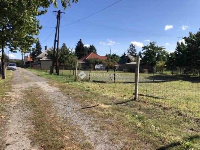 Eladó telek, Pécsett, Komlói úton 19.999 M Ft