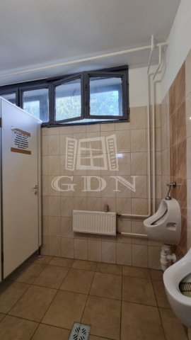 Kiadó ipari ingatlan, Székesfehérvárott 250 E Ft / hó