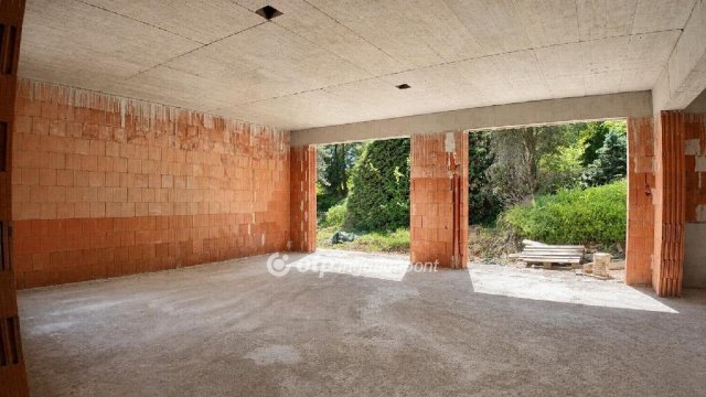 Eladó családi ház, Veszprémben 190.5 M Ft, 6+1 szobás