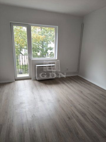 Eladó téglalakás, Szigetszentmiklóson 41.9 M Ft, 1 szobás