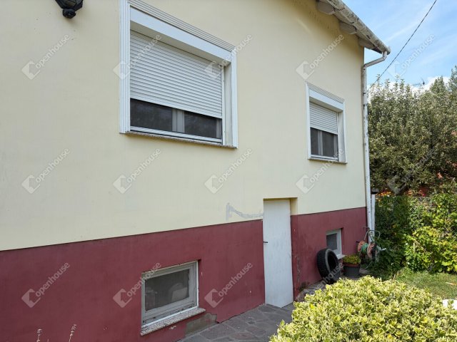 Eladó családi ház, Győrött 47.99 M Ft, 4 szobás