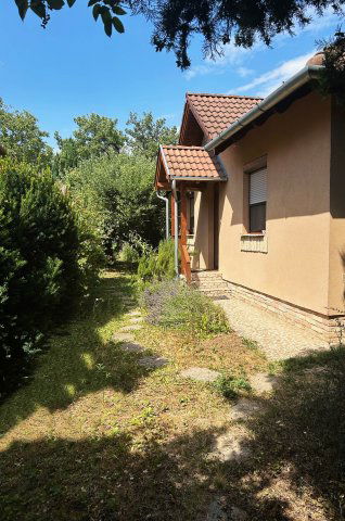 Eladó ikerház, Gödöllőn 129.9 M Ft, 5 szobás