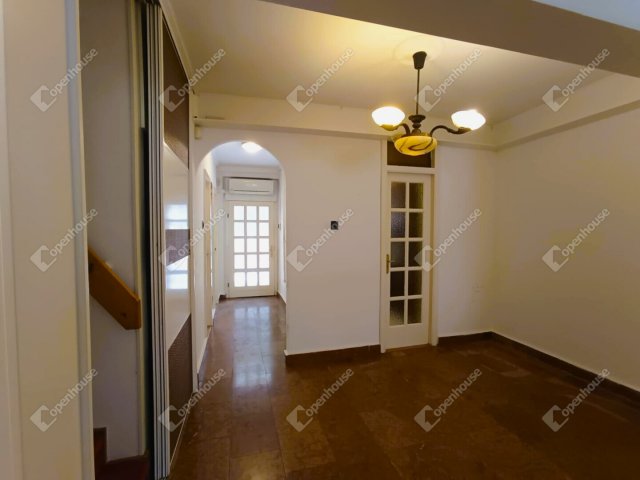 Eladó családi ház, Szegeden 99.9 M Ft, 4 szobás