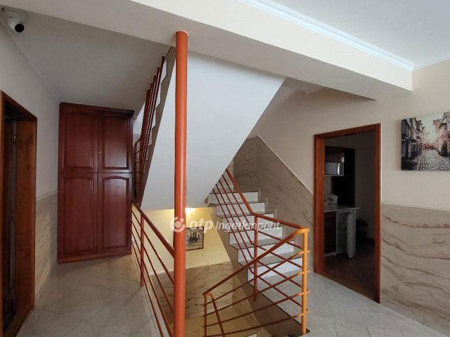 Eladó hotel, Siófokon 689 M Ft / költözzbe.hu