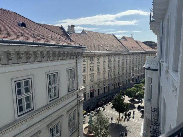 Eladó téglalakás, Budapesten, V. kerületben, Sütő utcában