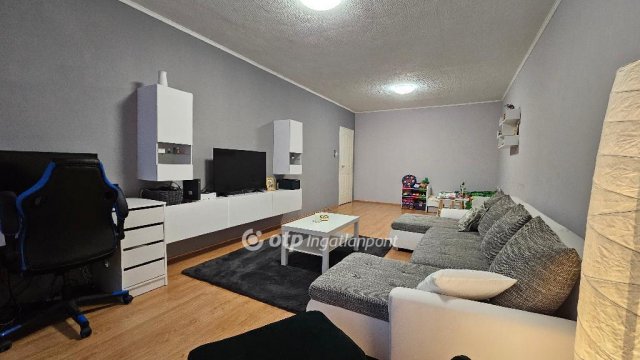 Eladó téglalakás, Egerben 46.9 M Ft, 2 szobás