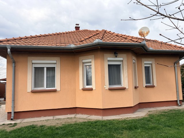 Eladó ikerház, Domaszéken 89.7 M Ft, 4 szobás