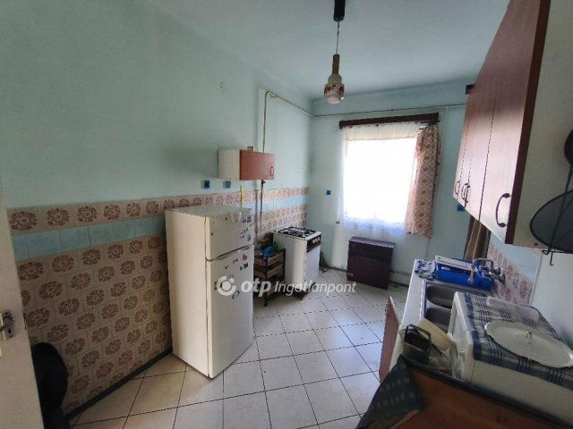 Eladó családi ház, Újszászon 17.5 M Ft, 3 szobás
