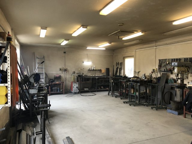 Eladó ipari ingatlan, Ajkán, Gyár utcában 64 M Ft