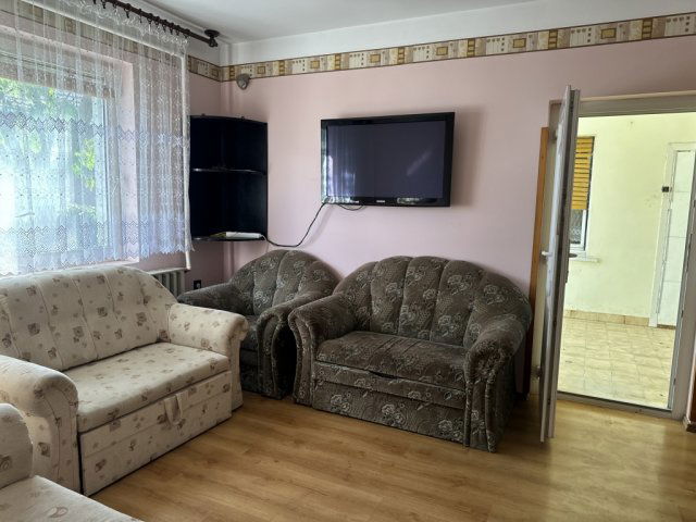 Eladó családi ház, Jászapátiban 32 M Ft, 7 szobás