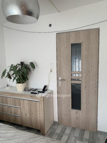 Eladó családi ház, Enyingen 34.9 M Ft, 1+1 szobás