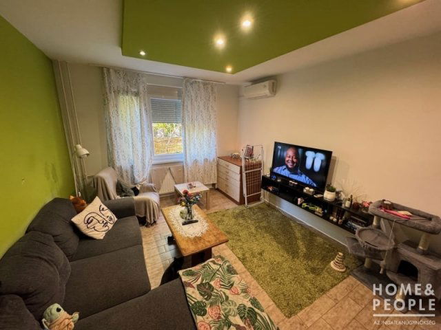 Eladó téglalakás, Szegeden 53 M Ft, 2 szobás