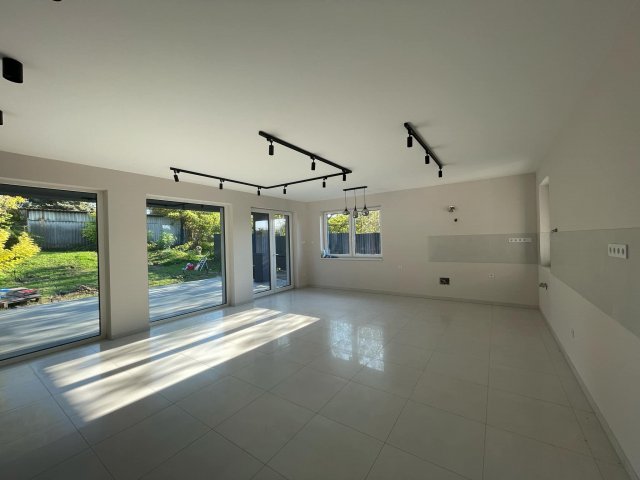 Eladó családi ház, Röszkén, Rákóczi Ferenc utcában 89.99 M Ft