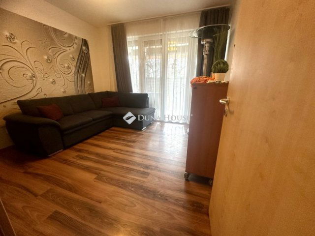 Eladó téglalakás, Budapesten, III. kerületben 105 M Ft, 2 szobás