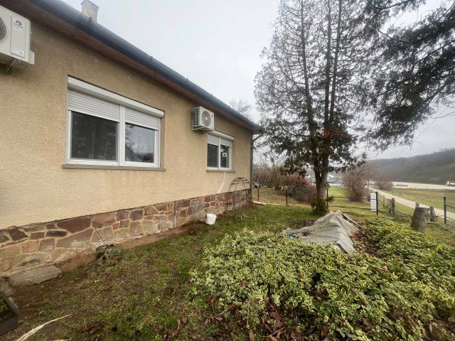 Eladó családi ház, Balatonbogláron 54.9 M Ft, 3 szobás