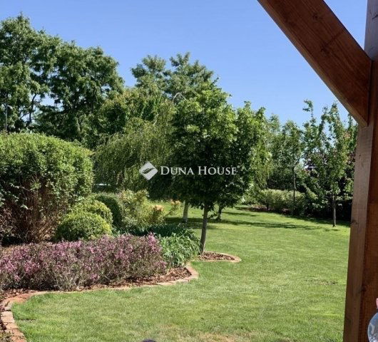 Eladó családi ház, Taksonyon 275 M Ft, 4 szobás